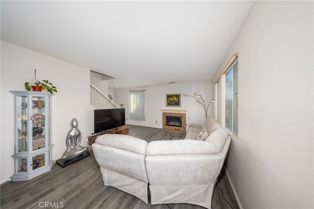 5736 Tamarisk