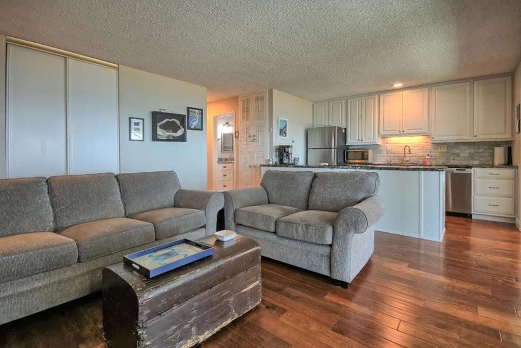 825 Balboa Avenue 205