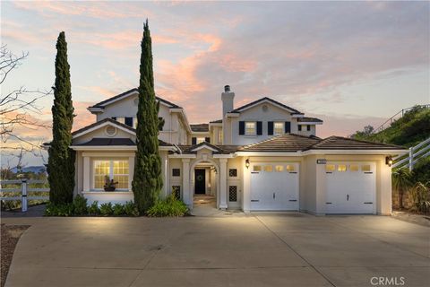 Photo of 380 Highland Oaks Court, Fallbrook, CA 92028 (MLS # CV26045760)