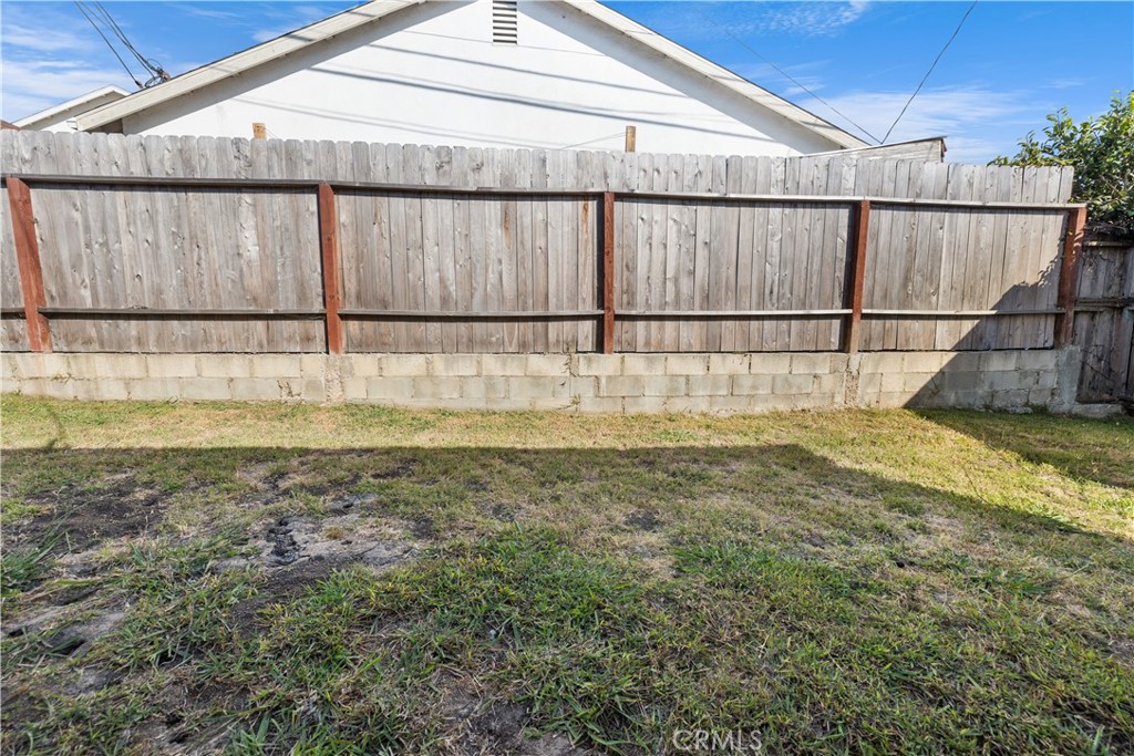 Walk to Beach - Residential Lease