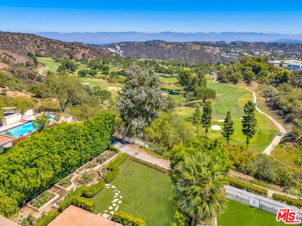 Photo of 2222 Canyonback Road, Los Angeles, CA 90049 (MLS # 25591223)
