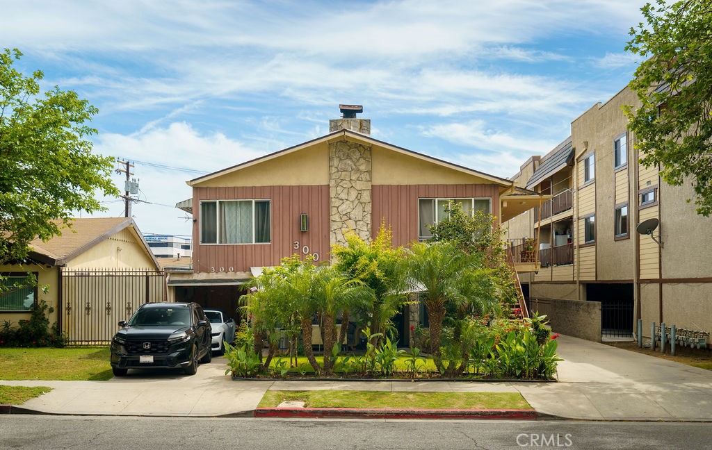 300 E Garfield Avenue