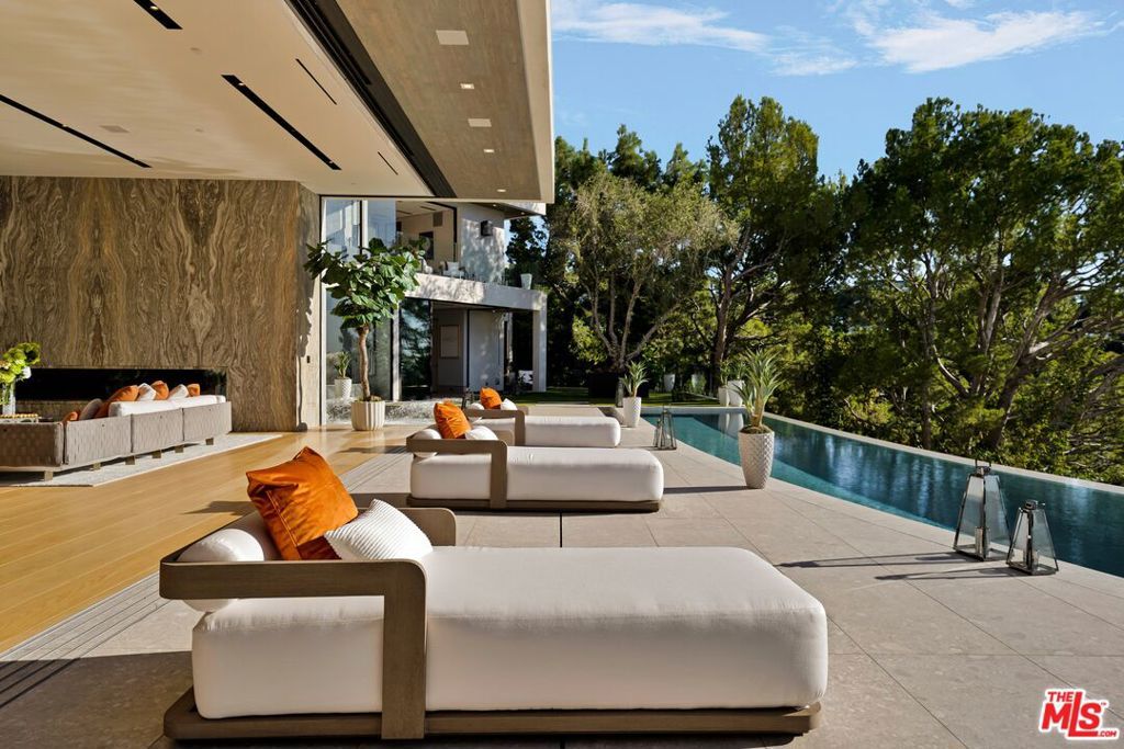 Photo of 9330 Flicker Way, Los Angeles, CA 90069 (MLS # 26639477)