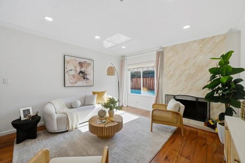 Photo of 32395 Sheffield Lane, Union City, CA 94587 (MLS # ML82024887)