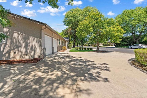 Tiny photo for 705 W Rumble Rd RD, Modesto, CA 95350 (MLS # 41135927)