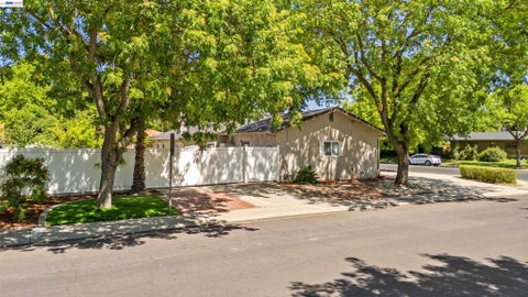 Tiny photo for 705 W Rumble Rd RD, Modesto, CA 95350 (MLS # 41135927)