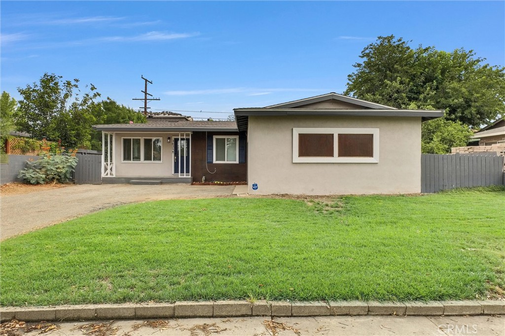 Fully Remodeled 4-Bed, 2-Bath Home in Riverside!
Turnkey single-story home featuring NEW roof, paint, flooring, kitchen cabinets, quartz countertops, windows, lighting, and more! Open floor plan with spacious living, dining, and kitchen areas. Updated bathrooms, 2-car garage, and a private backyard perfect for entertaining. Located in an established neighborhood near the 91 Freeway, shopping, and dining. A must-see!