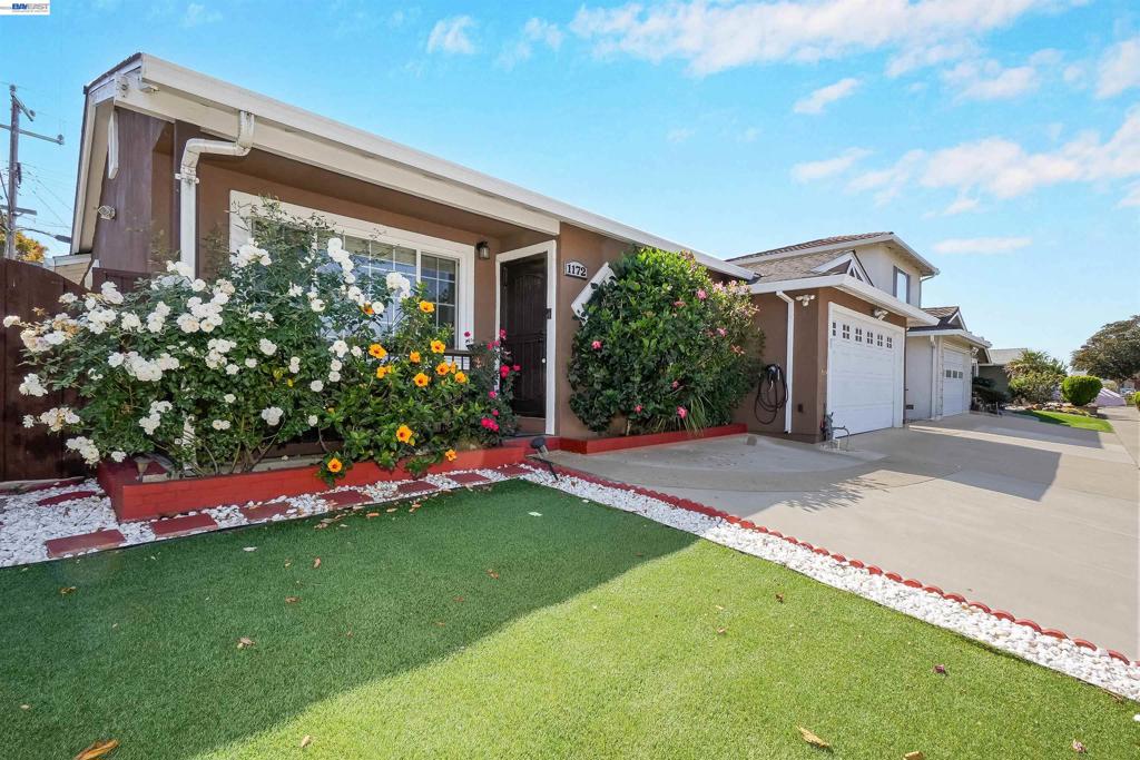 1172 Huron Ln