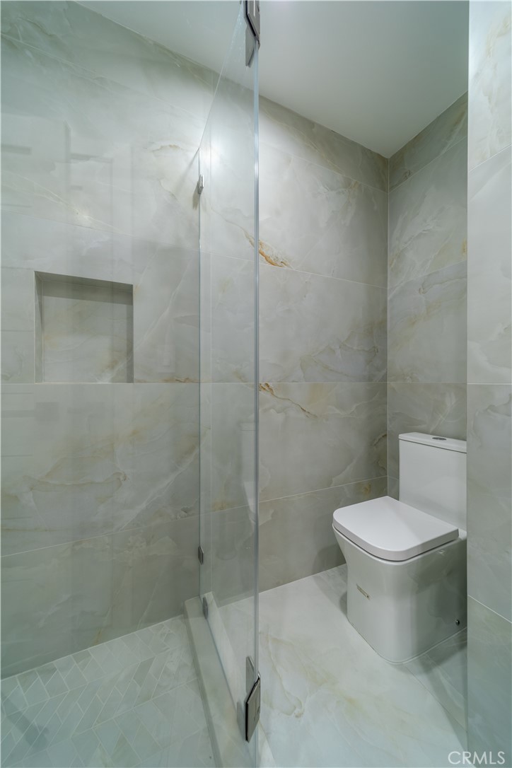 Burbank, California, 91501, United States, 4 Bedrooms Bedrooms, ,4 BathroomsBathrooms,Residential,Active,2045622
