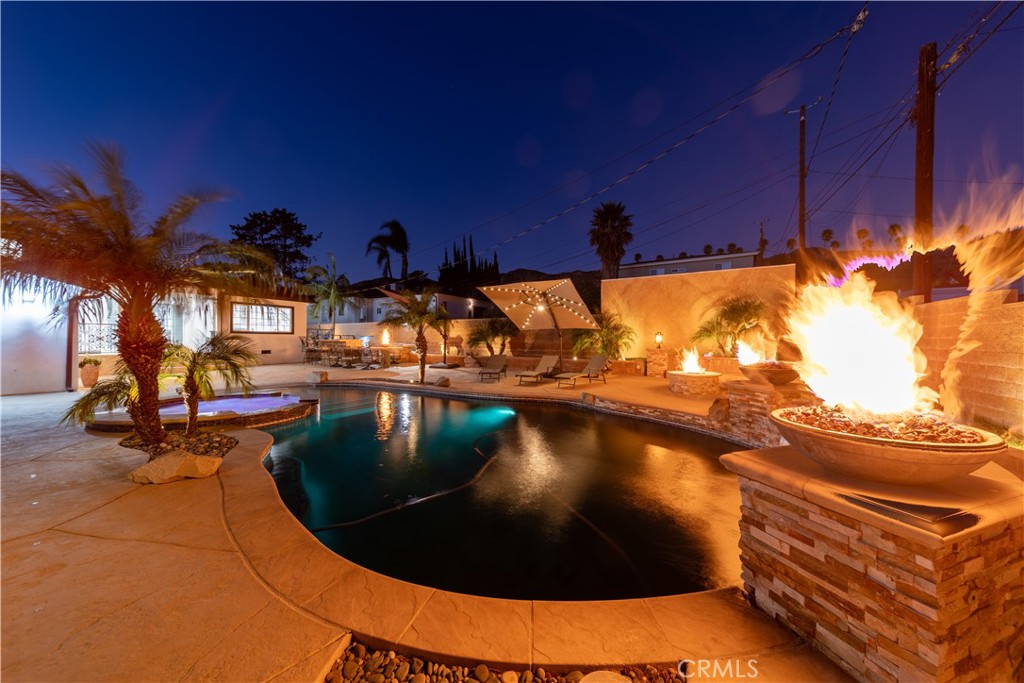 Burbank, California, 91501, United States, 4 Bedrooms Bedrooms, ,4 BathroomsBathrooms,Residential,Active,2045622