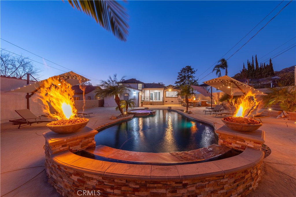 Burbank, California, 91501, United States, 4 Bedrooms Bedrooms, ,4 BathroomsBathrooms,Residential,Active,2045622