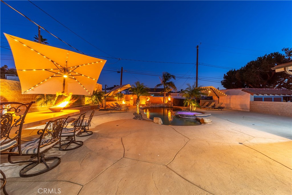 Burbank, California, 91501, United States, 4 Bedrooms Bedrooms, ,4 BathroomsBathrooms,Residential,Active,2045622