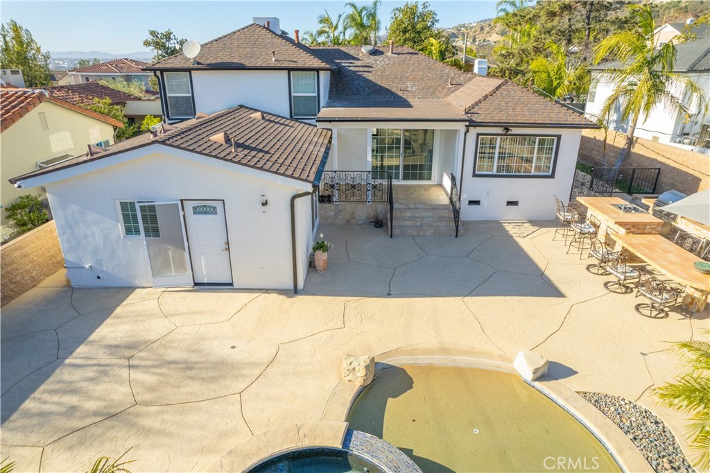 Burbank, California, 91501, United States, 4 Bedrooms Bedrooms, ,4 BathroomsBathrooms,Residential,Active,2045622