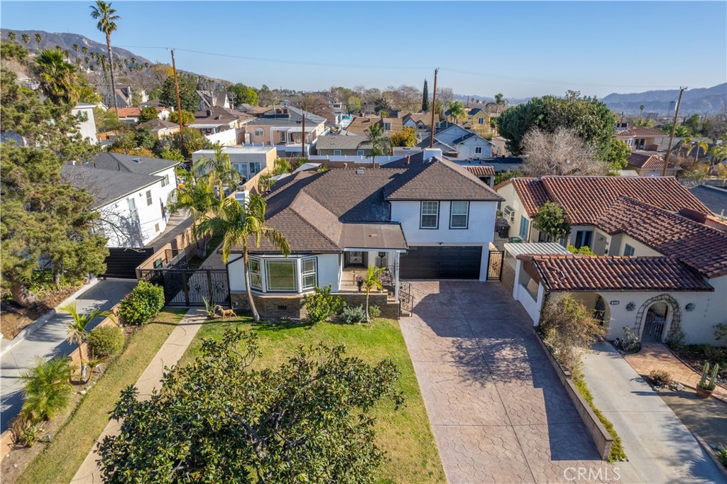 Burbank, California, 91501, United States, 4 Bedrooms Bedrooms, ,4 BathroomsBathrooms,Residential,Active,2045622