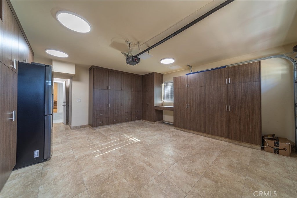 Burbank, California, 91501, United States, 4 Bedrooms Bedrooms, ,4 BathroomsBathrooms,Residential,Active,2045622