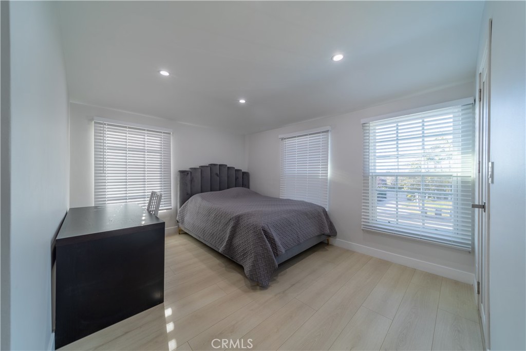 Burbank, California, 91501, United States, 4 Bedrooms Bedrooms, ,4 BathroomsBathrooms,Residential,Active,2045622