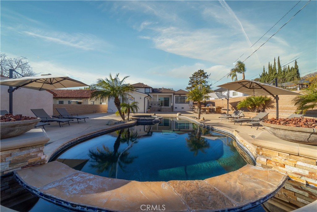 Burbank, California, 91501, United States, 4 Bedrooms Bedrooms, ,4 BathroomsBathrooms,Residential,Active,2045622