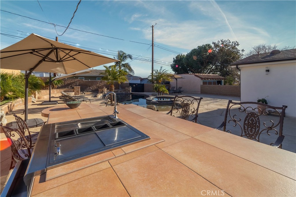Burbank, California, 91501, United States, 4 Bedrooms Bedrooms, ,4 BathroomsBathrooms,Residential,Active,2045622