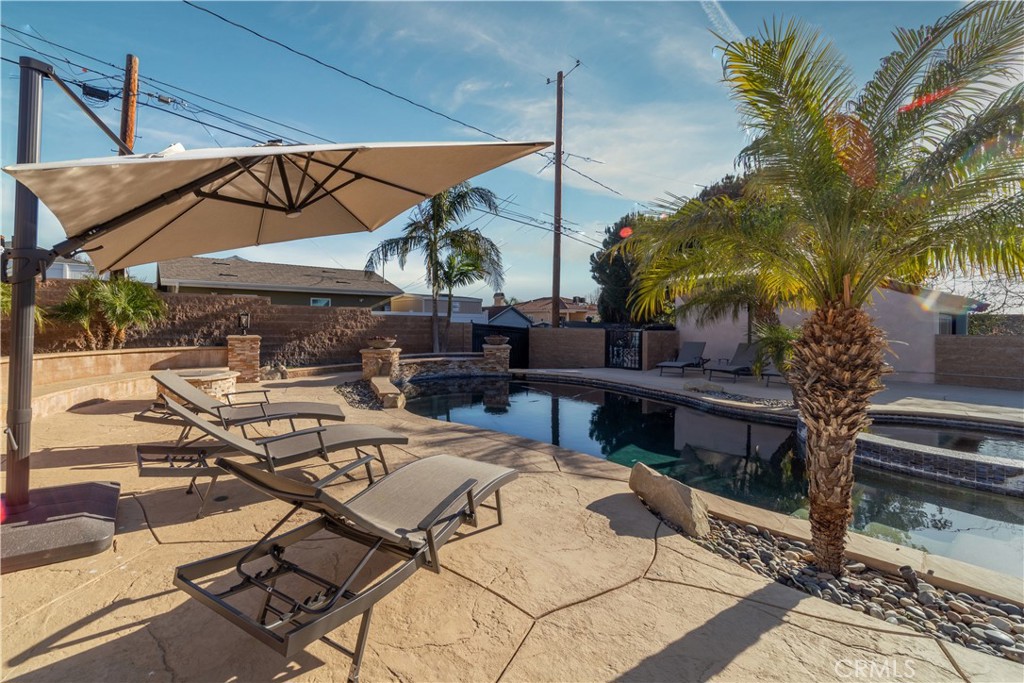 Burbank, California, 91501, United States, 4 Bedrooms Bedrooms, ,4 BathroomsBathrooms,Residential,Active,2045622