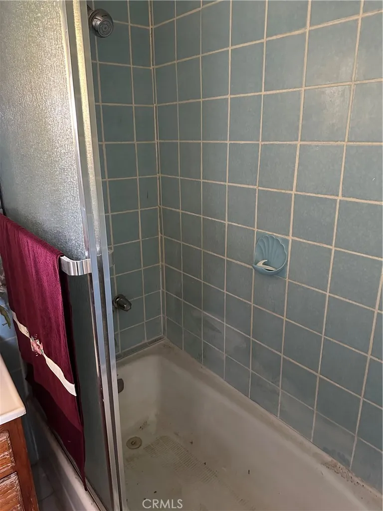 Los Angeles, California 90026, United States, 2 Bedrooms Bedrooms, ,2 BathroomsBathrooms,Residential,Active,193819