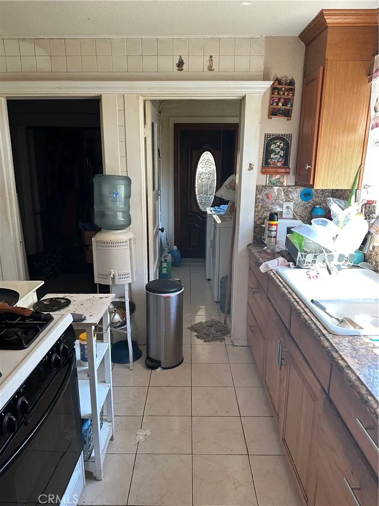 Los Angeles, California 90026, United States, 2 Bedrooms Bedrooms, ,2 BathroomsBathrooms,Residential,Active,193819