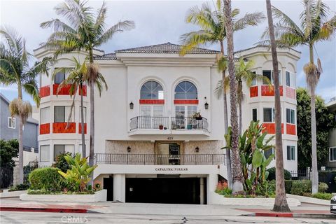 Photo of 425 S Catalina Ave #2, Redondo Beach, CA 90277 (MLS # SB26056950)