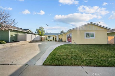 19726 Steinway Canyon Country CA 91351