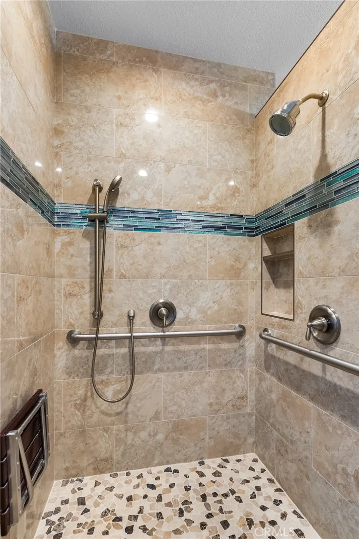 Atwater, California 95301, United States, 4 Bedrooms Bedrooms, ,2 BathroomsBathrooms,Residential,Active,201163