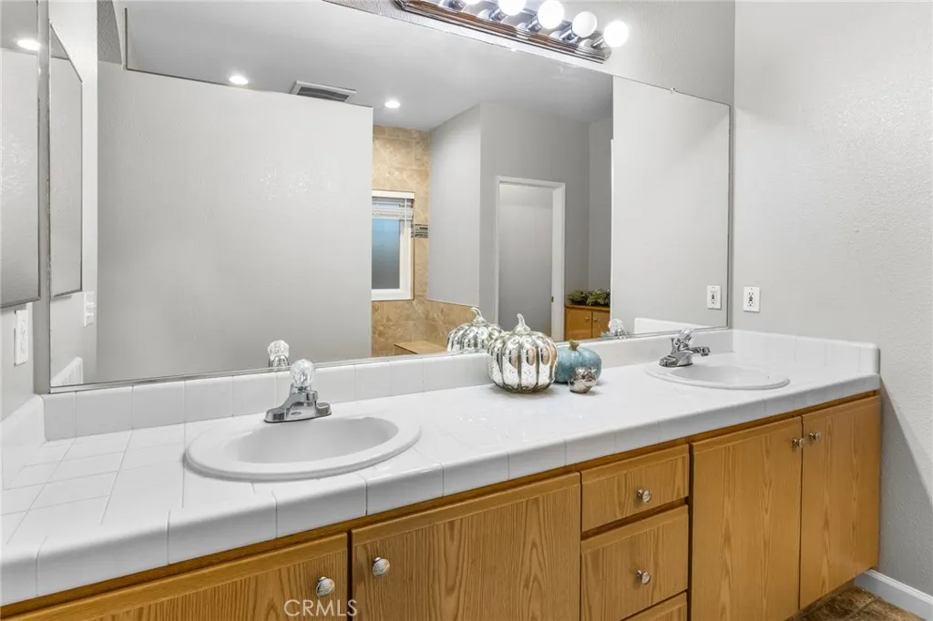 Atwater, California 95301, United States, 4 Bedrooms Bedrooms, ,2 BathroomsBathrooms,Residential,Active,201163