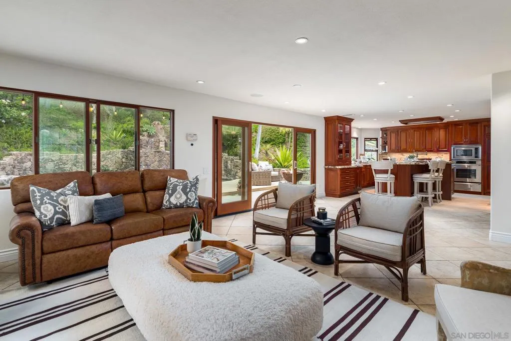 Cardiff by the Sea, California 92007, United States, 4 Bedrooms Bedrooms, ,3 BathroomsBathrooms,Residential,Active,163176