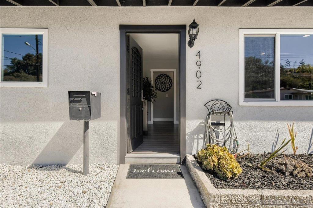 4902 Chateau Drive