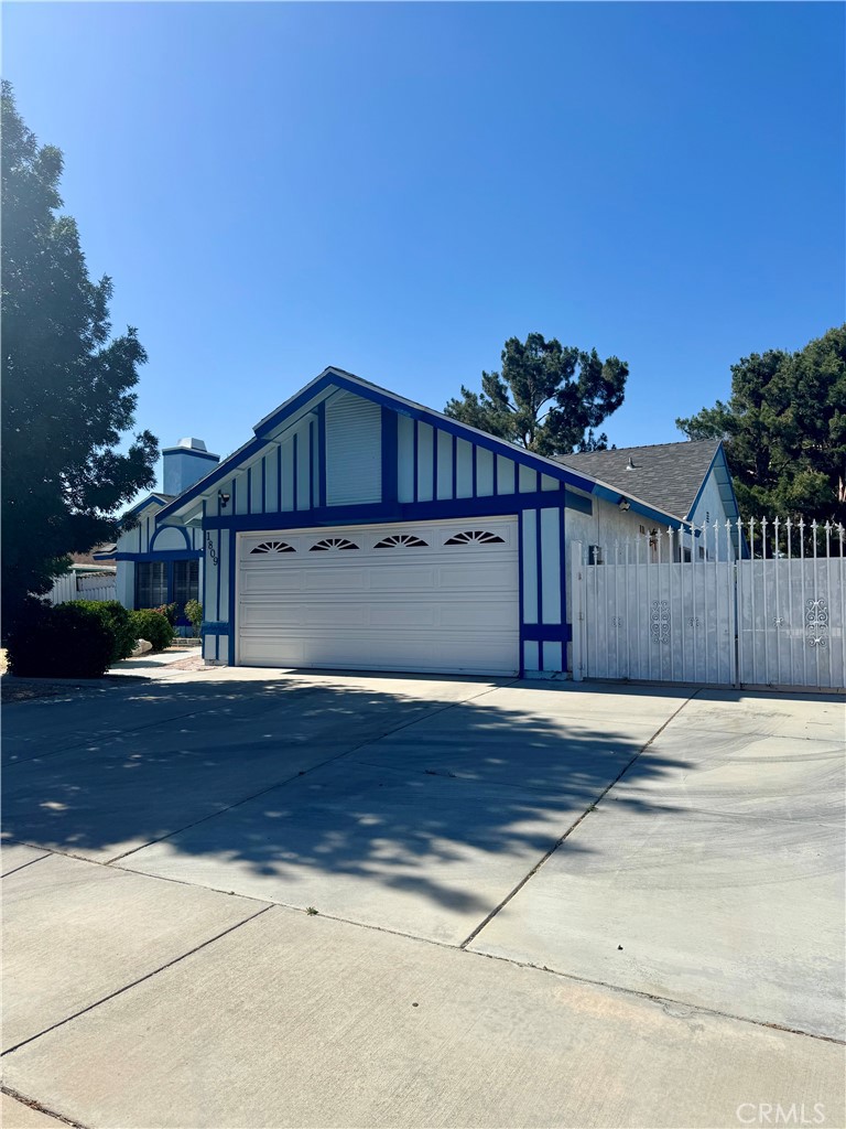 1809 W Avenue K9