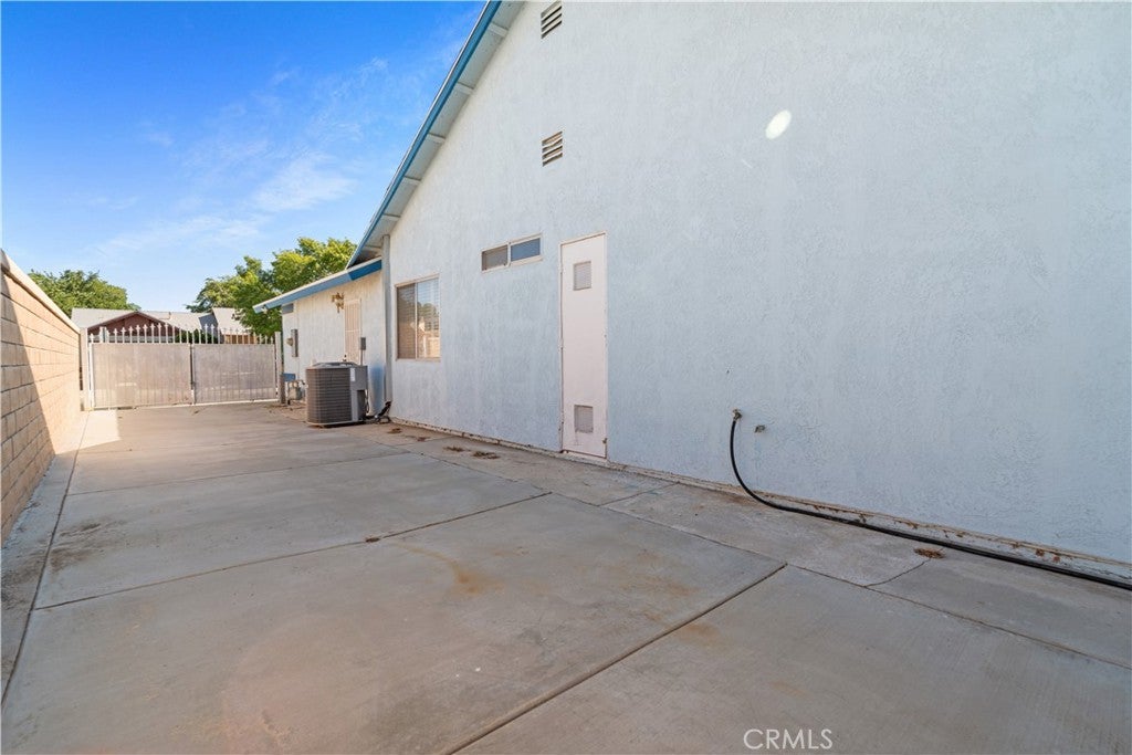 1809 W Avenue K9