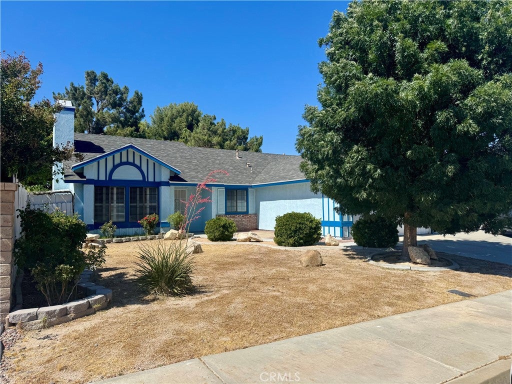 1809 W Avenue K9