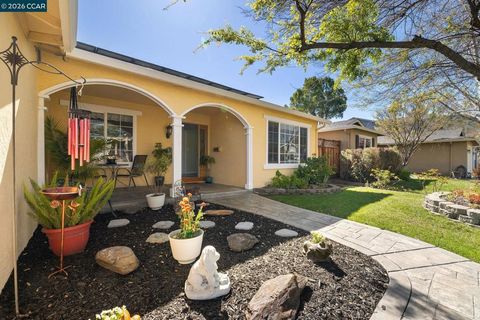 Tiny photo for 3636 3636 Shenandoah Ct Ct, Pleasanton, CA 94588 (MLS # 41126347)