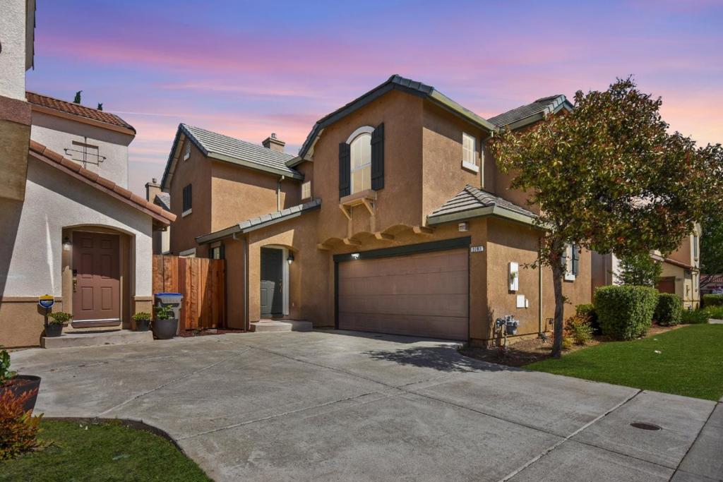 2287 Woodset Drive, San Jose CA 95116
