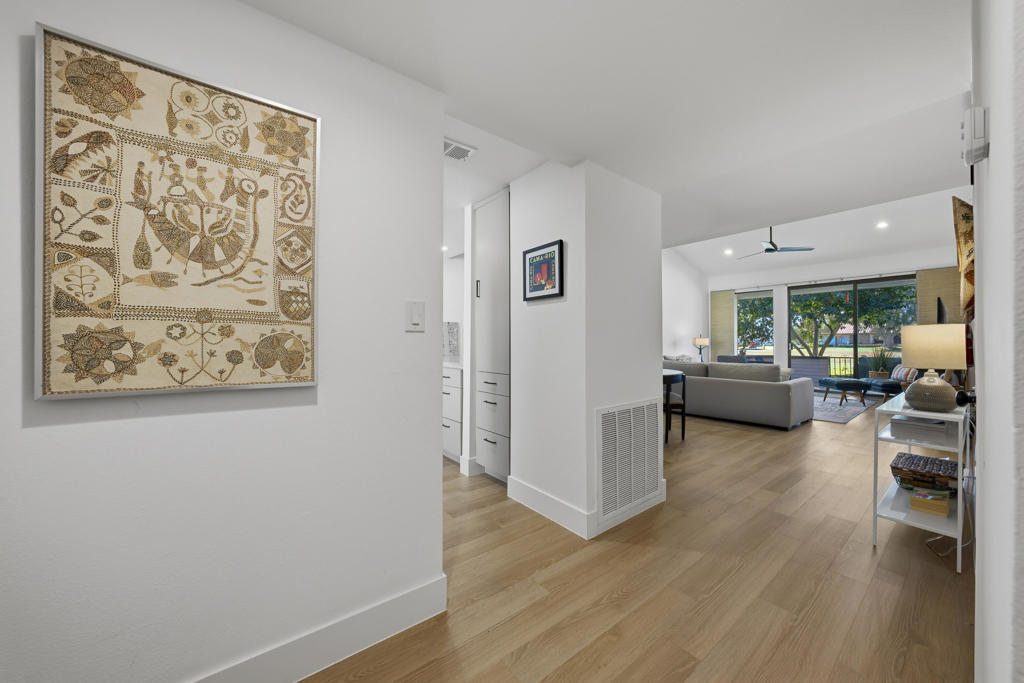 171 Avenida Las Palmas