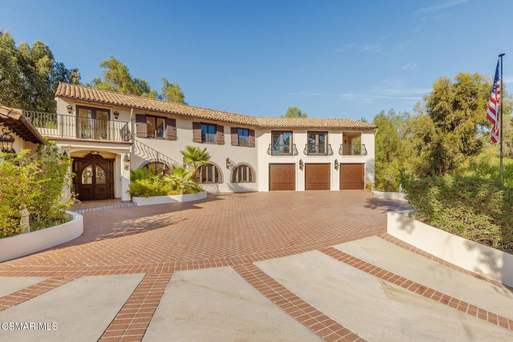 10165 La Canada Way