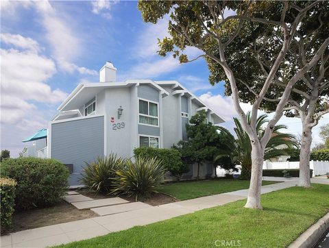 Photo of 239 N Juanita Ave #E, Redondo Beach, CA 90277 (MLS # PV26011432)