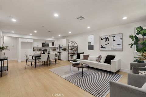 Photo of 2706 S Cochran Ave, Los Angeles, CA 90016 (MLS # DW25275558)