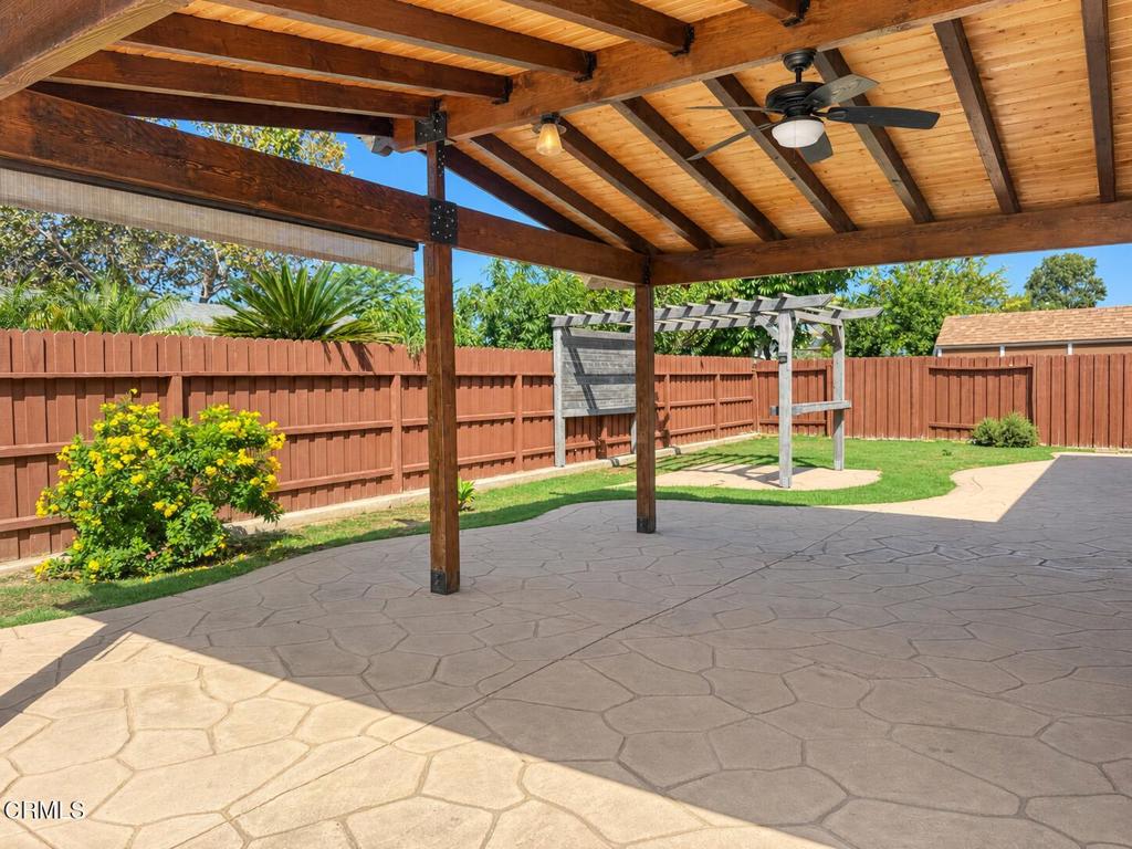 861 Calle Camelia