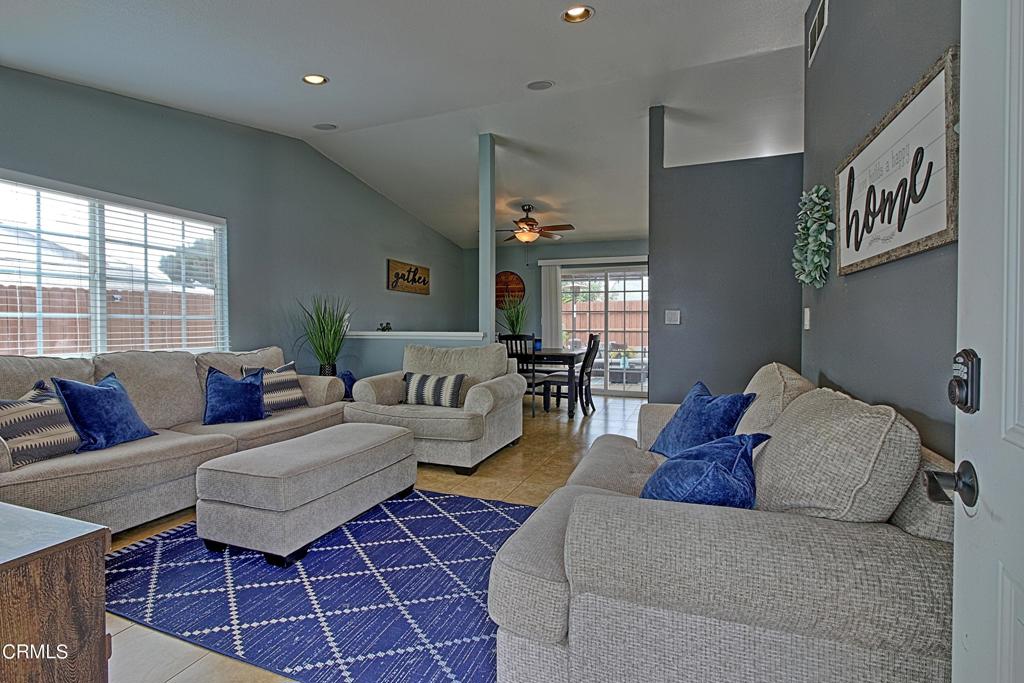 861 Calle Camelia