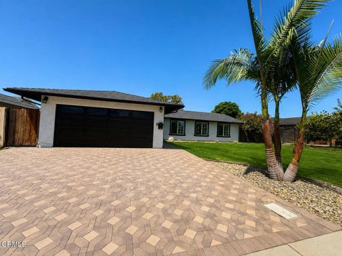 Photo of 861 Calle Camelia, Camarillo, CA 93010 (MLS # V1-38216)