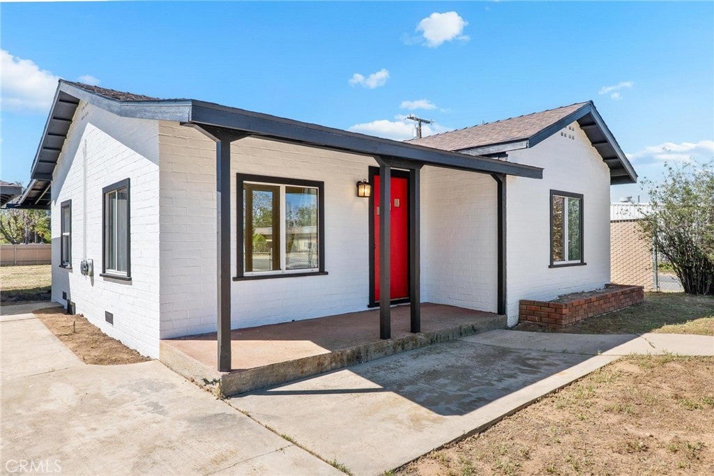 395 W 4th
