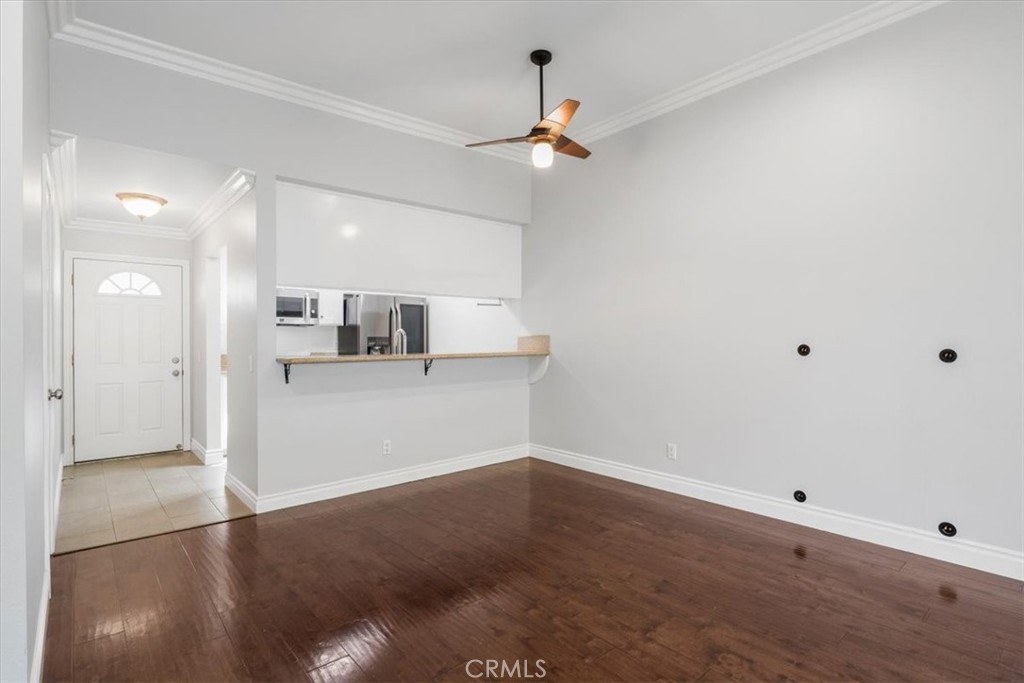 421 W 6th 208
