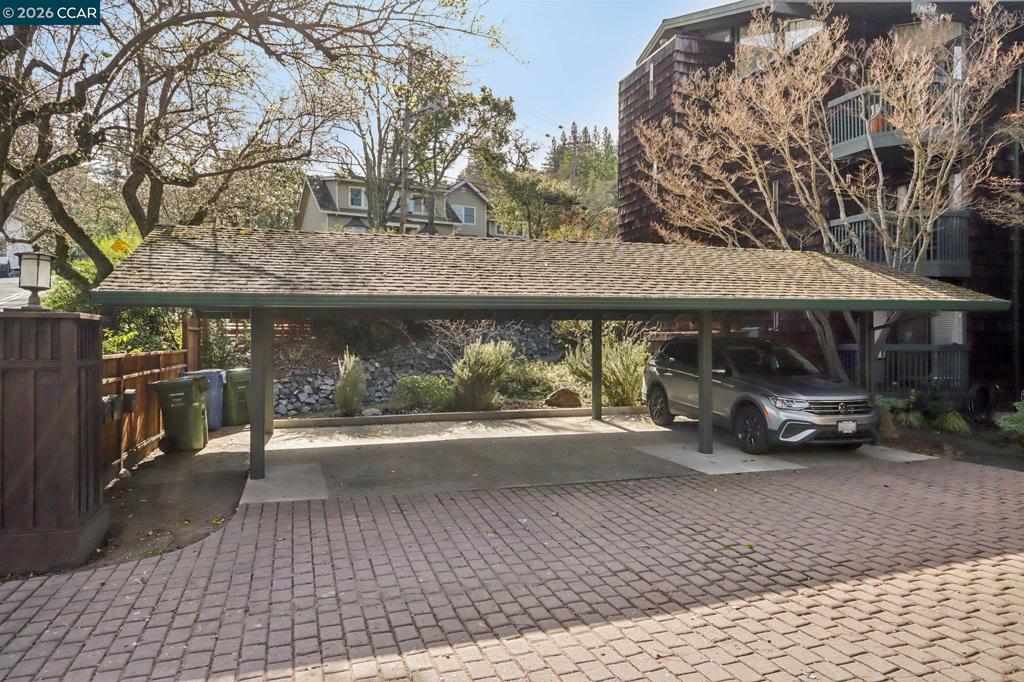 911 Dewing Ave