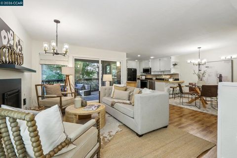 Photo of 911 Dewing Ave Ave, Lafayette, CA 94549 (MLS # 41122778)