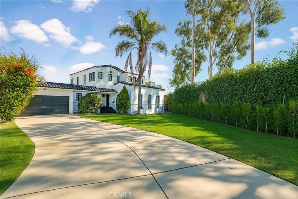 Photo of 606 Galer Pl, Glendale, CA 91206 (MLS # BB25238291)