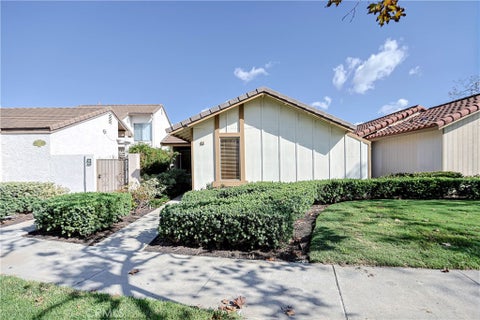 Photo of 11 Orchard, Irvine, CA 92618 (MLS # OC26222832)