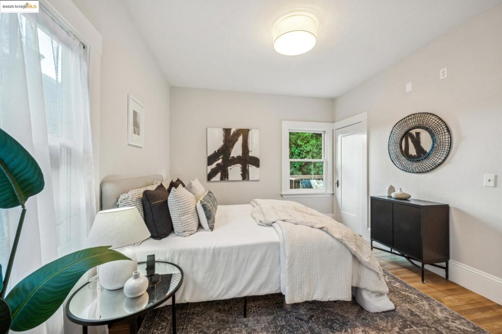 PIEDMONT AVENUE - Residential